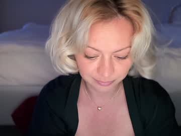 webcam girl kiradivine image #9366772