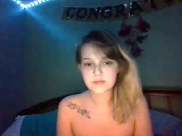 webcam girl linnay18 image #3969390