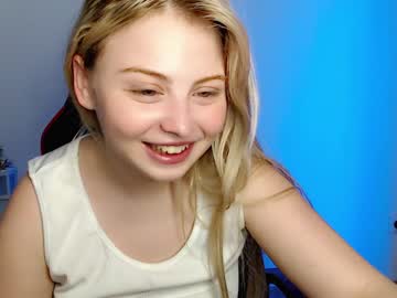 webcam girl shy_blondiee image #3793603