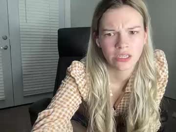 webcam girl sarahcupcakes2005 image #5197082