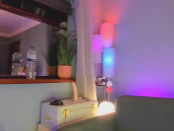webcam girl littlee33 image #6964407