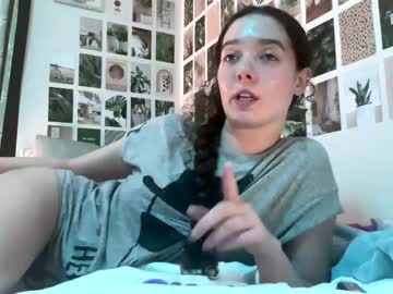 webcam girl kylieexoxoxo2432 image #9128792