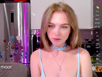 webcam girl small_blondee image #2960331