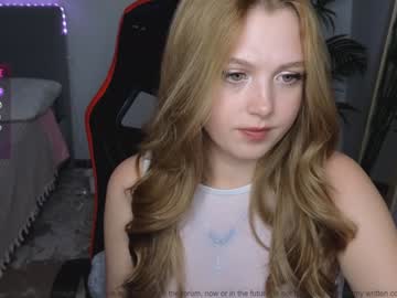 webcam girl small_blondee image #7813508