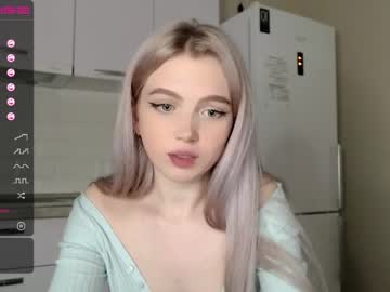 webcam girl small_blondee image #1223819
