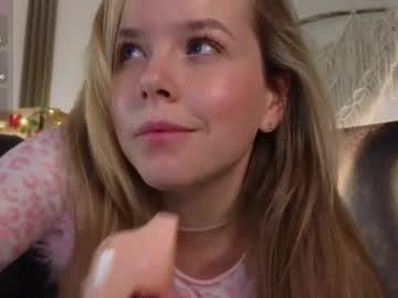 webcam girl milly_shy image #8802197