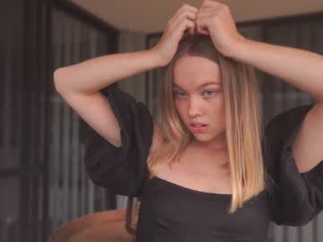 webcam girl bibi_it_is image #4059046