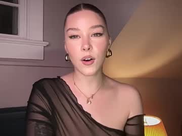 webcam girl novavangogh image #9375584