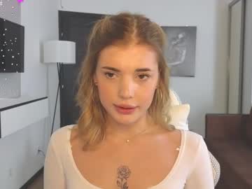 webcam girl adri_dream image #9223973