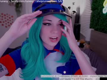 webcam girl runesy image #8034121