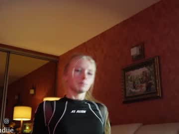 webcam girl bestblondiiecb image #5897137
