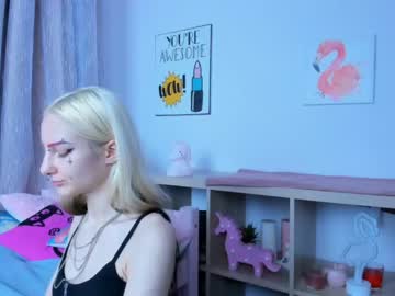 webcam girl erika__lodge image #2299161