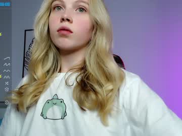 webcam girl small_blondee image #3796364