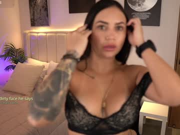 webcam girl ashlyeroberts01 image #8404018