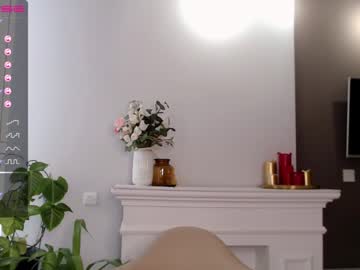 webcam girl small_blondee image #1825297