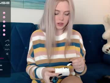 webcam girl small_blondee image #1116610