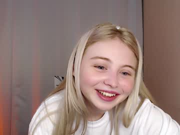 webcam girl shy_blondiee image #3677537