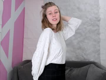 webcam girl lesley__moon image #4375029