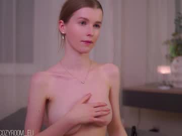 webcam girl brave_journey image #9095155