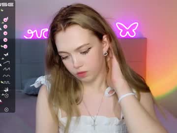 webcam girl small_blondee image #4618872