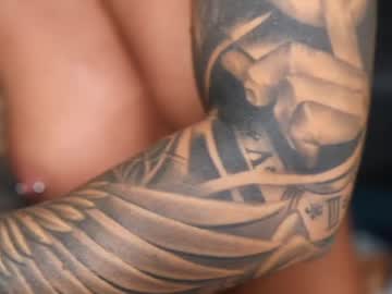 webcam girl dee_waters image #3185795