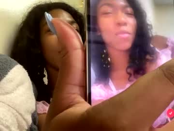 webcam girl petitqueen image #5062466