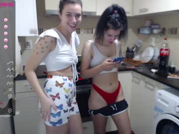 webcam couple maya_and_guests image #1994971