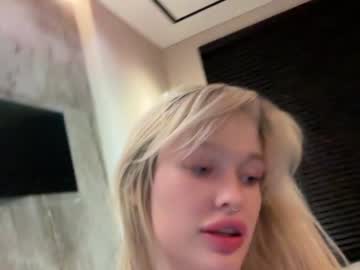 webcam girl golden_alinee image #8242475