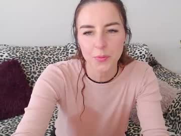 webcam girl emerald_kittycat image #8878046