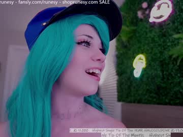 webcam girl runesy image #8034291