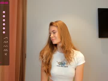 webcam girl carolynsveronica image #5039009