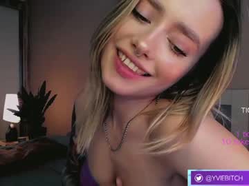 webcam girl _yvie_ image #3717944