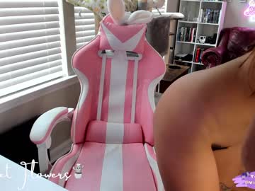 webcam girl violetttflowers image #6815004