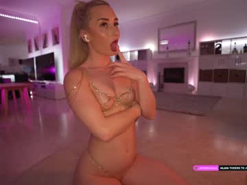 webcam girl hannahjames710 image #1522059