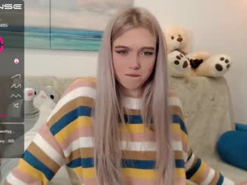 webcam girl small_blondee image #1122398