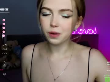 webcam girl small_blondee image #4696549