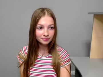 webcam girl emilorel_ image #2398424