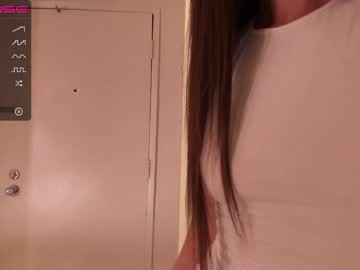webcam girl 007movie image #4908109