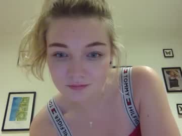 webcam girl redroseldn image #3749992