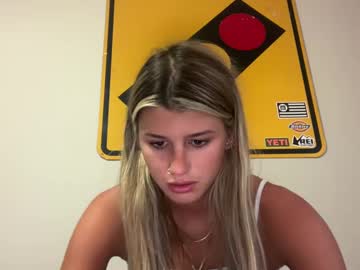 webcam couple leaholeary02 image #9165787