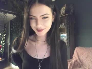 webcam girl bmwm5f90 image #8837470