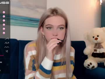 webcam girl small_blondee image #1116393