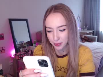 webcam girl gudeeetama image #249416