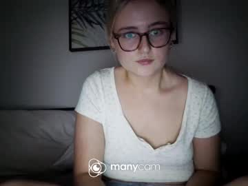 webcam girl kaybby2005 image #9314084