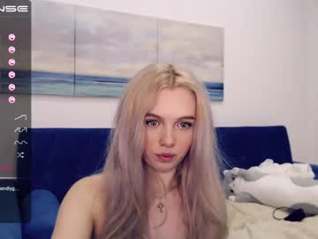 webcam girl small_blondee image #922116