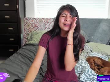 webcam girl violetttflowers image #4075973