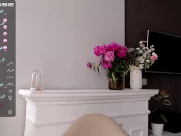 webcam girl small_blondee image #1902700
