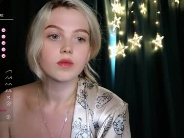 webcam girl small_blondee image #5112584
