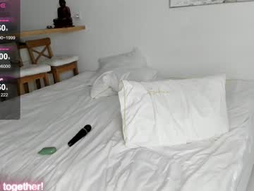 webcam girl lili_and_niki image #9236401