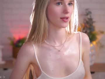 webcam girl brave_journey image #9557292